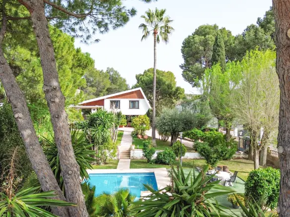 Detached Villa Of 381 M² In Spain