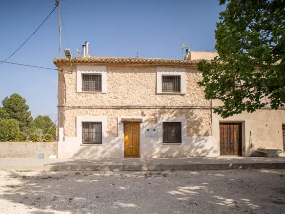 Townhouse Of 490 M² In Pinoso, Spain