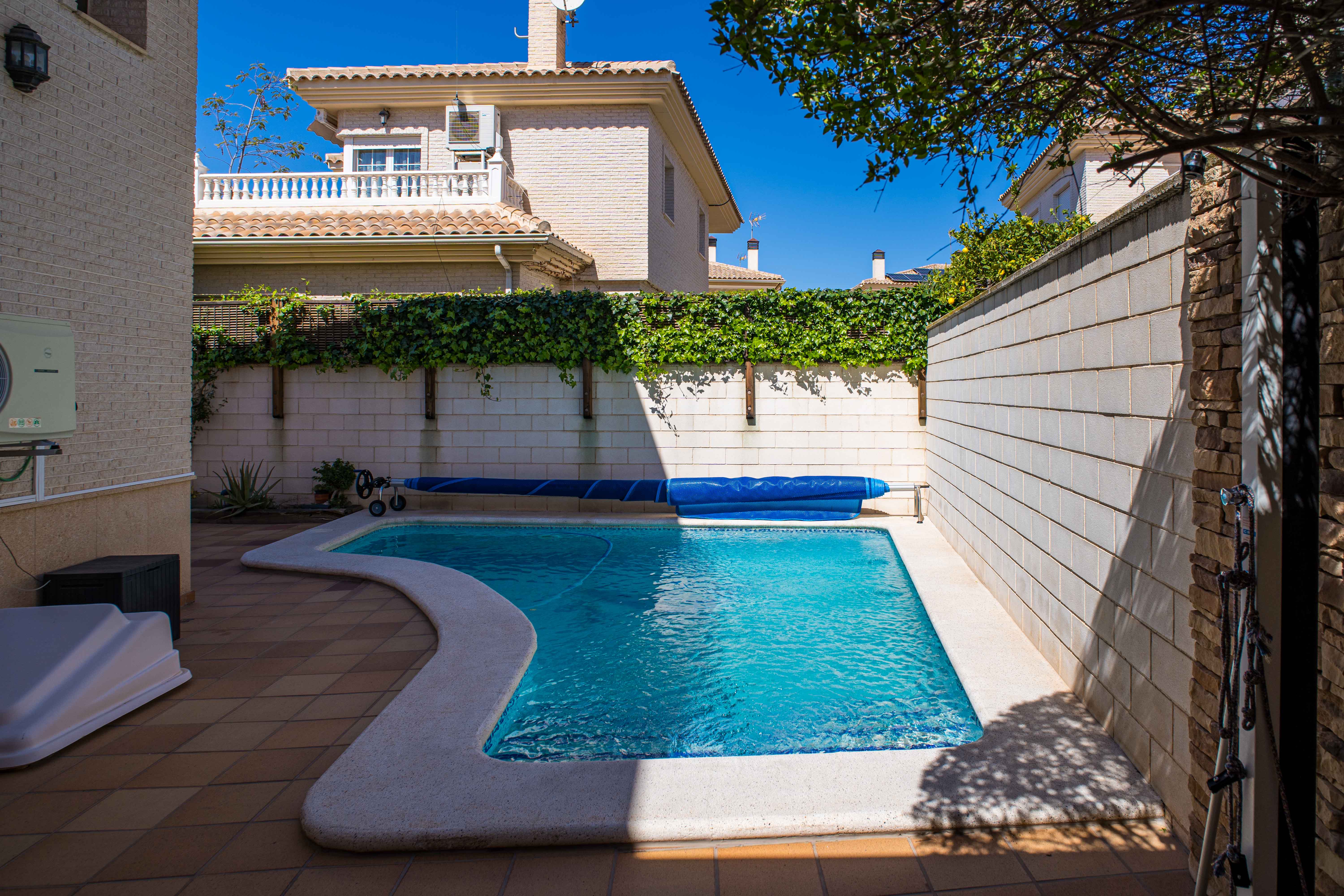 Detached Villa Of 258 M² In Spain