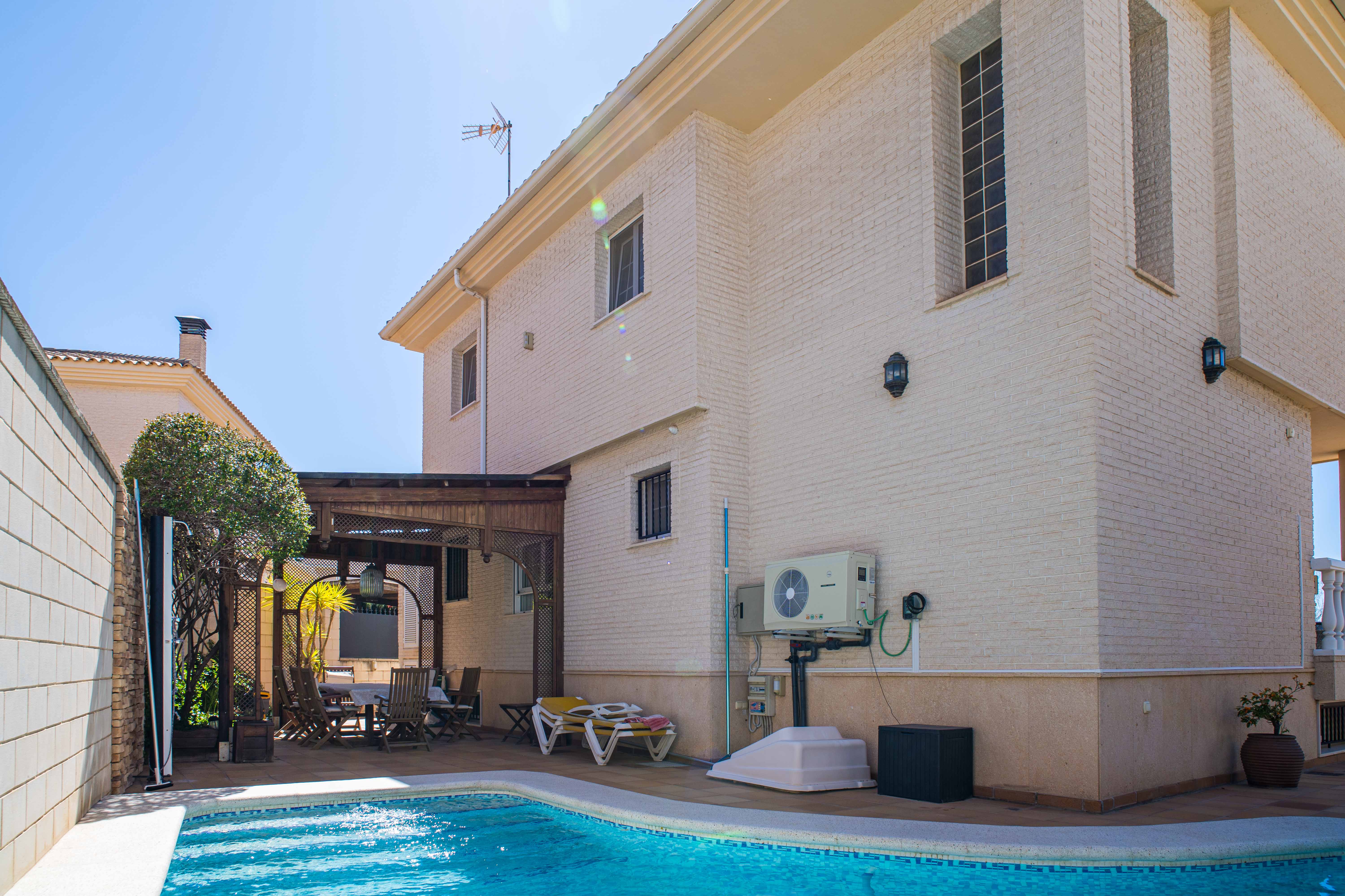 Detached Villa Of 258 M² In Spain