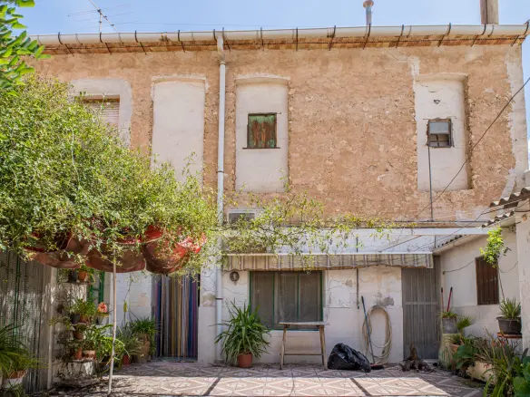 Townhouse Of 326 M² In Spain