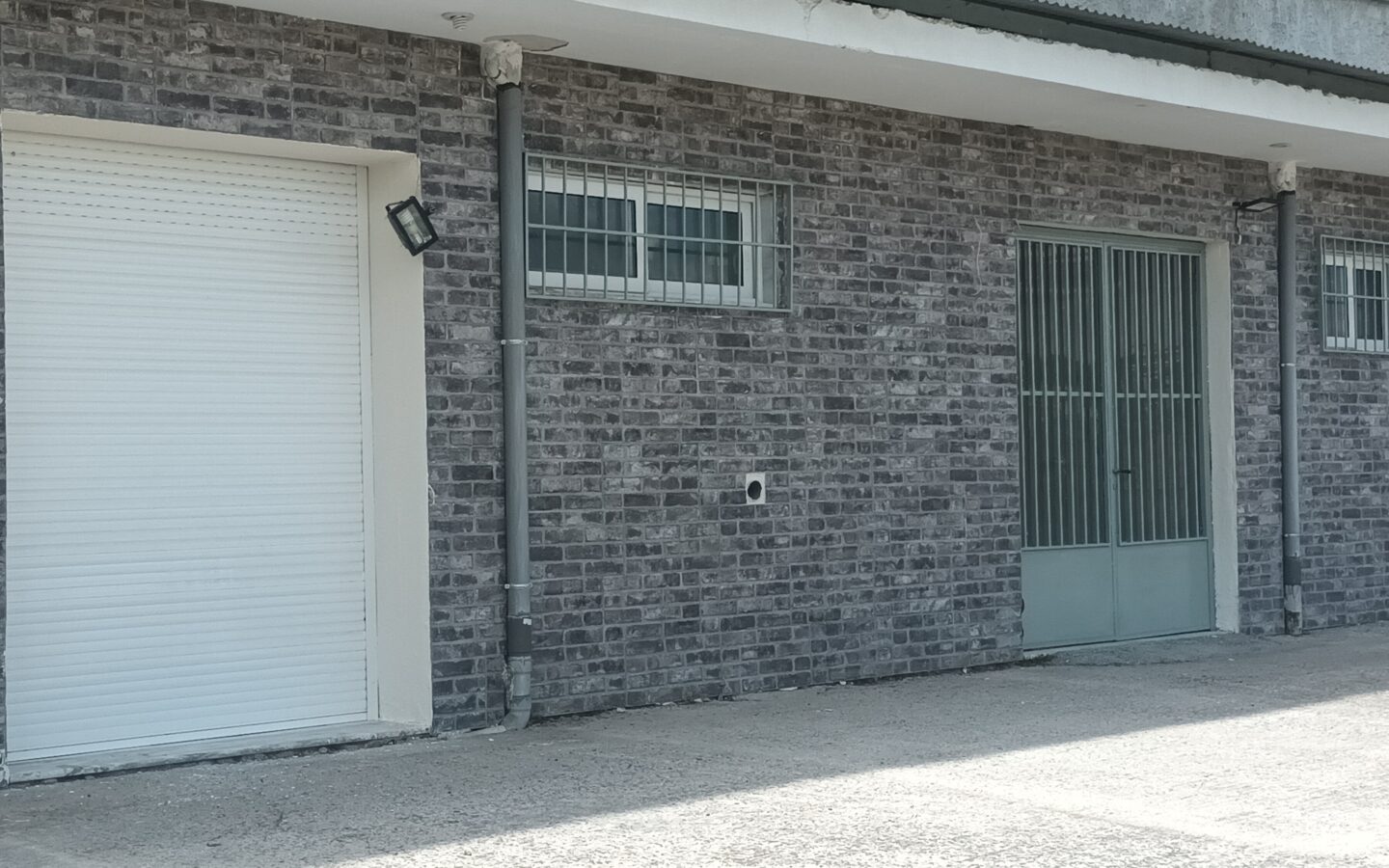 Commercial Property, 360 M² In North Greece.