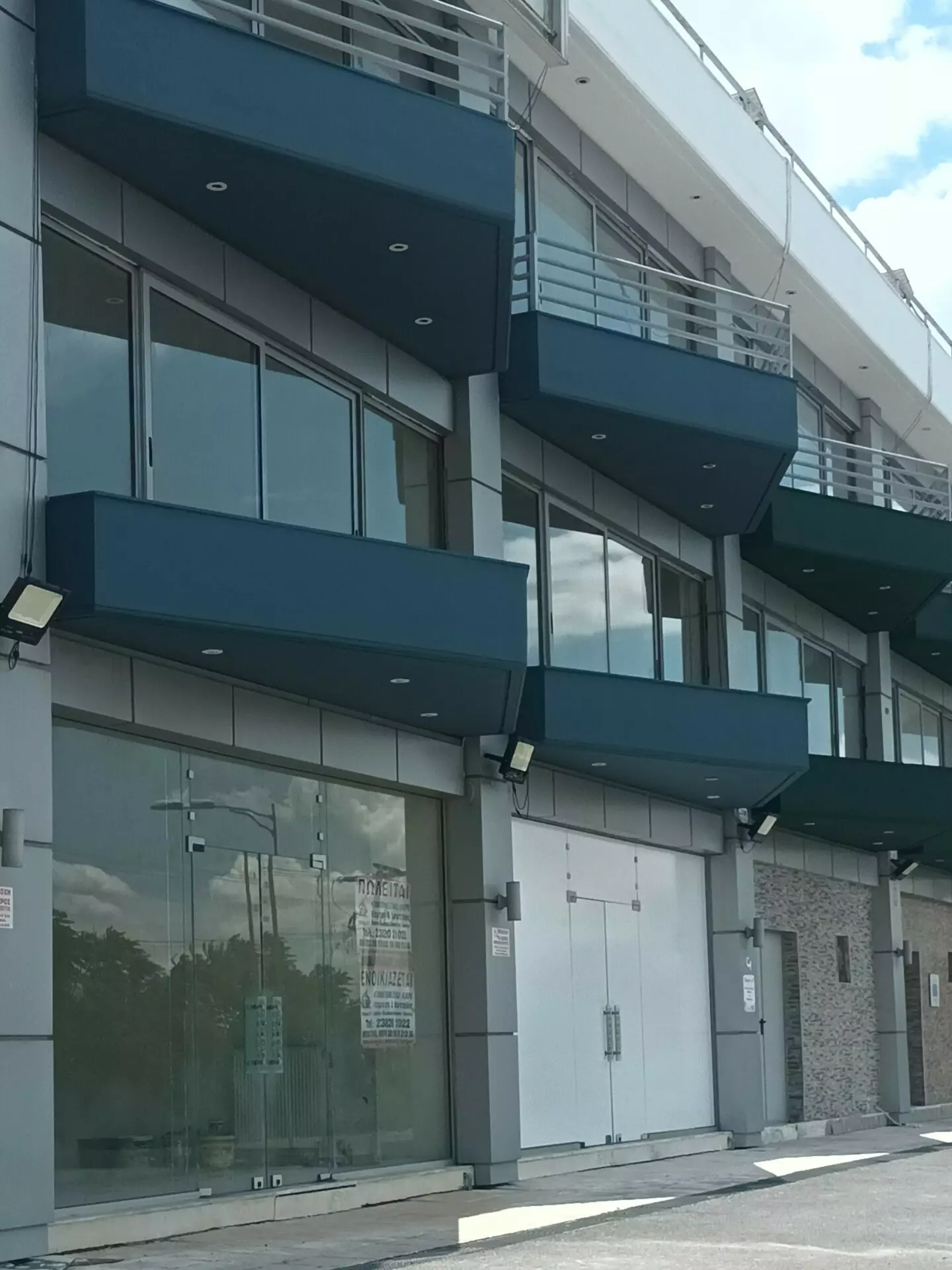 2026_15 Commercial Property Of 360 M² In North Greece