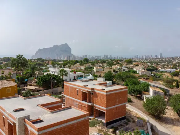 3-bedroom Villa In Calpe (233 M²)