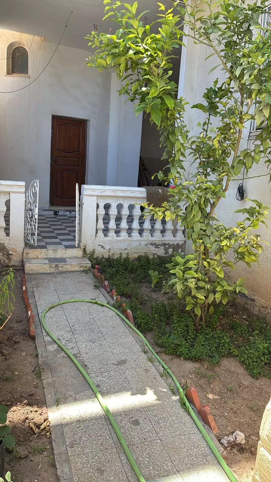 2e91724a-700d-46e8-94bd-c6be4b0faac0 Terrain De 460 M2 Rdc Villas De 160 M2 ( Salon + 3 Chambres à Coucher + Salle De Bain + Cuisine) Garage De 120 M2 1er