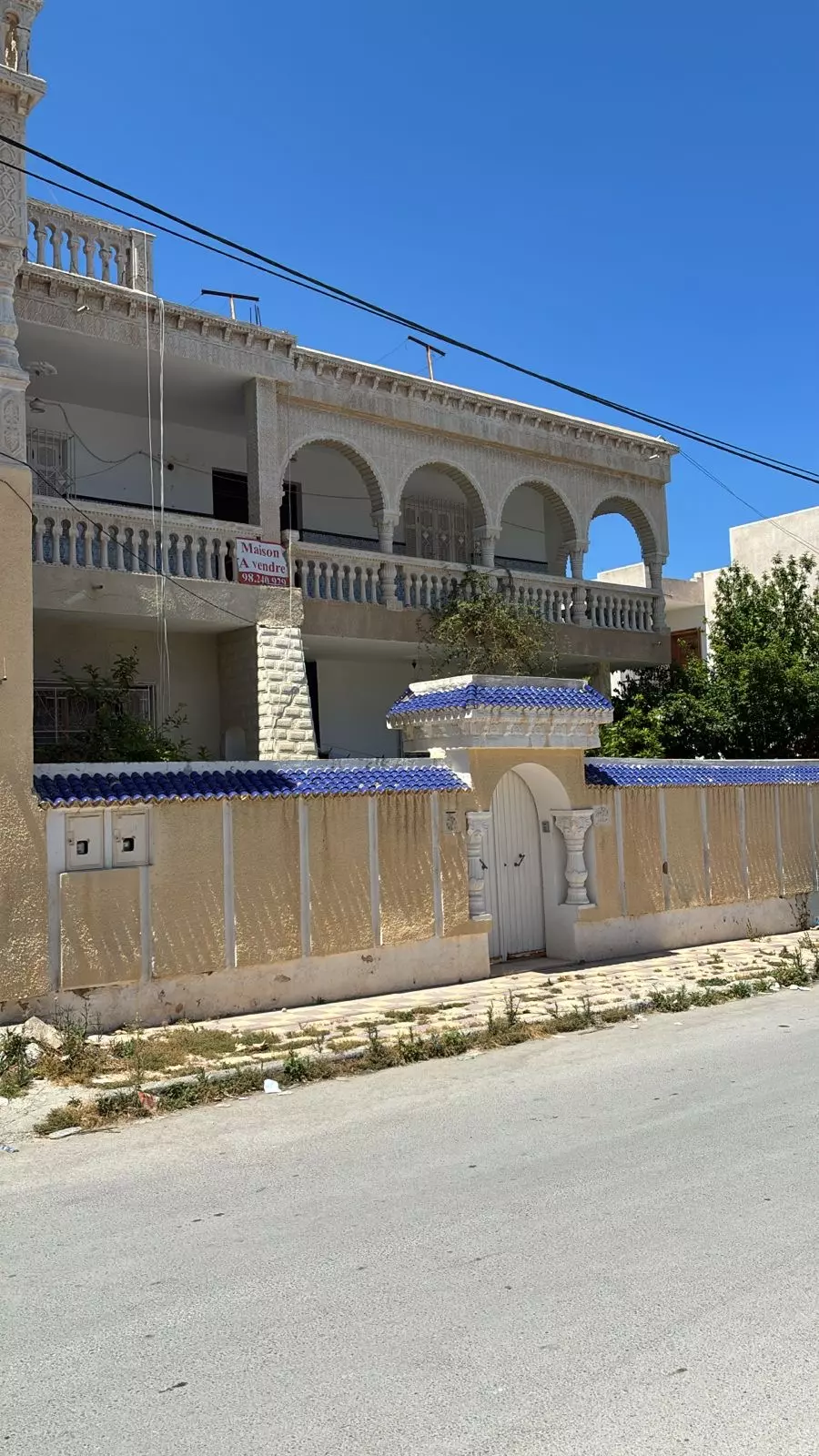 732cce8e-53a3-4904-88cc-043b7de3cc4e Terrain De 460 M2 Rdc Villas De 160 M2 ( Salon + 3 Chambres à Coucher + Salle De Bain + Cuisine) Garage De 120 M2 1er