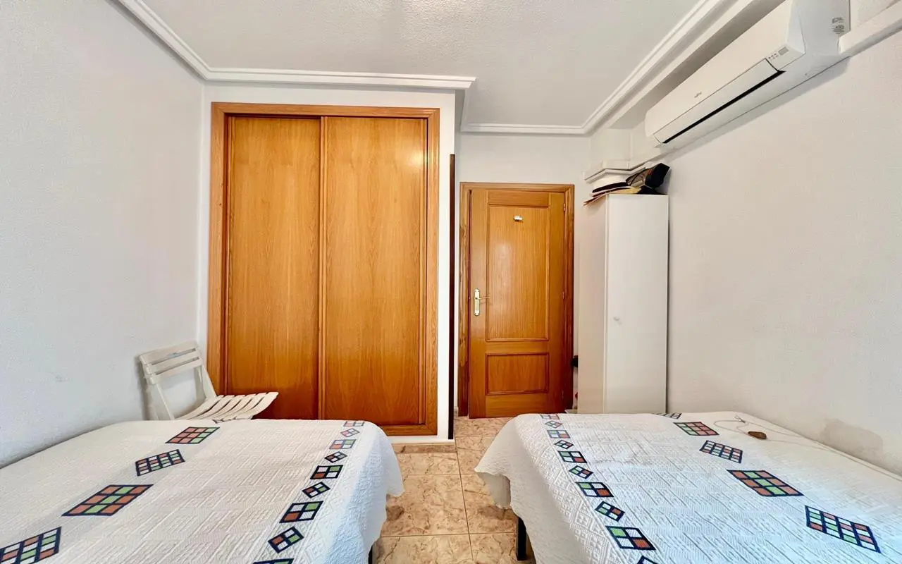 Apartment Of 72 M² With Sea Views In Torrevieja, Spain