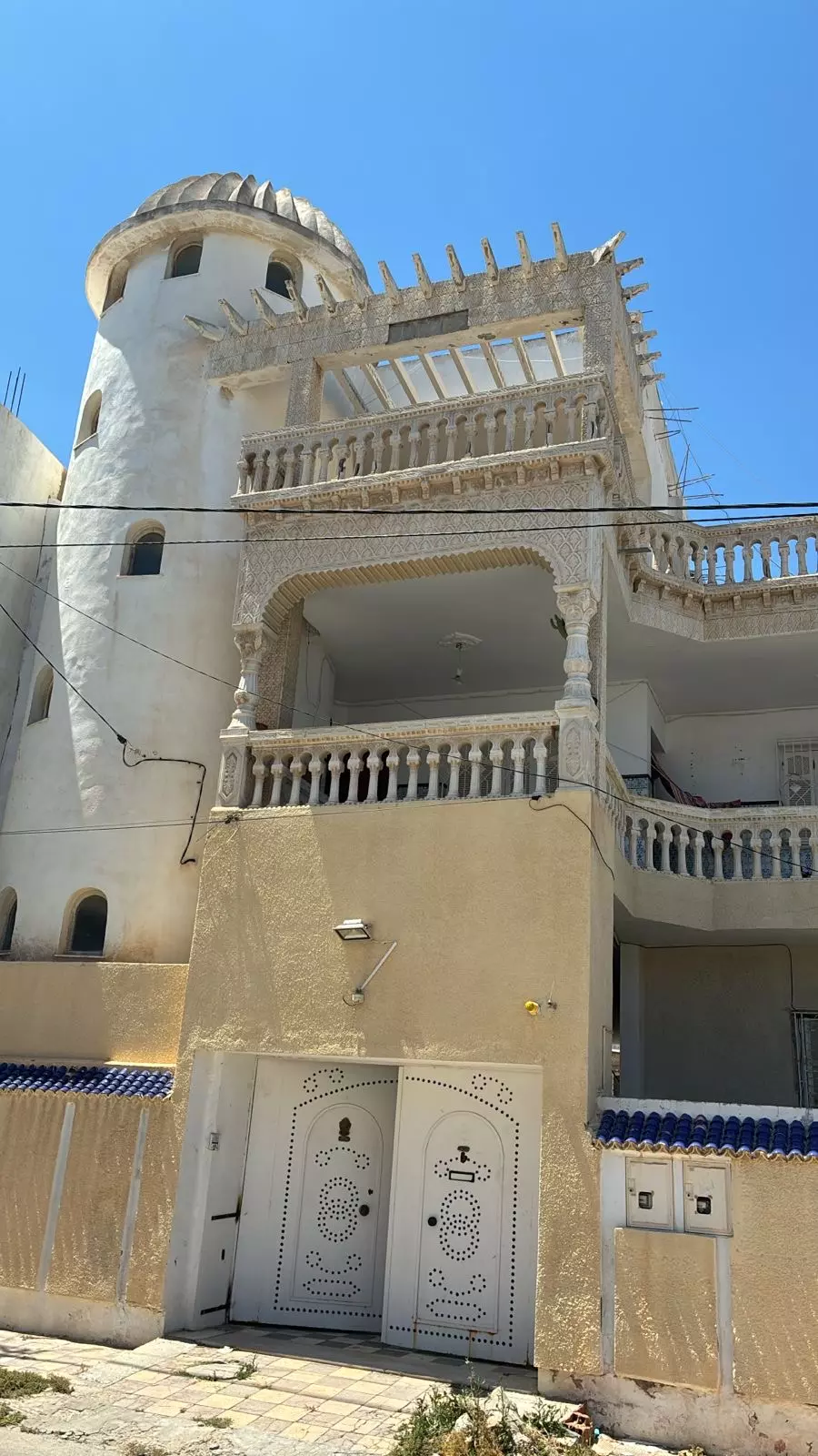 9cf61dfe-b96a-4858-bbe3-eab2a8a35a51 Terrain De 460 M2 Rdc Villas De 160 M2 ( Salon + 3 Chambres à Coucher + Salle De Bain + Cuisine) Garage De 120 M2 1er