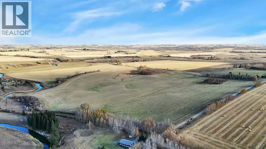 Farm Of X M² With Farm In Cremona, Alberta, Canada