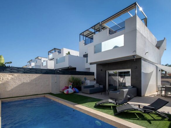Villa Of 200 M² In Ciudad Quesada, Alicante