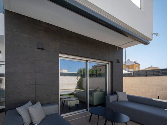 Villa Of 200 M² In Ciudad Quesada, Alicante