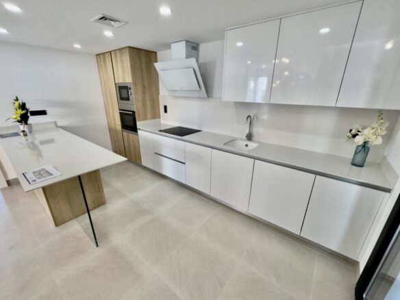Villa Of 150 M² With Pool In Benijofar, Alicante