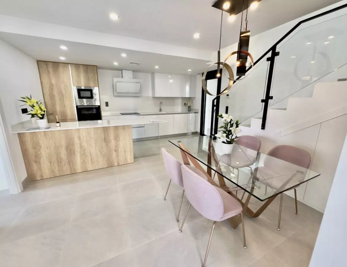 Villa Of 150 M² With Pool In Benijofar, Alicante