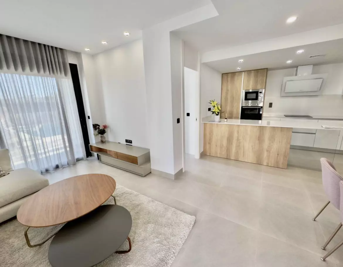 Villa Of 150 M² With Pool In Benijofar, Alicante