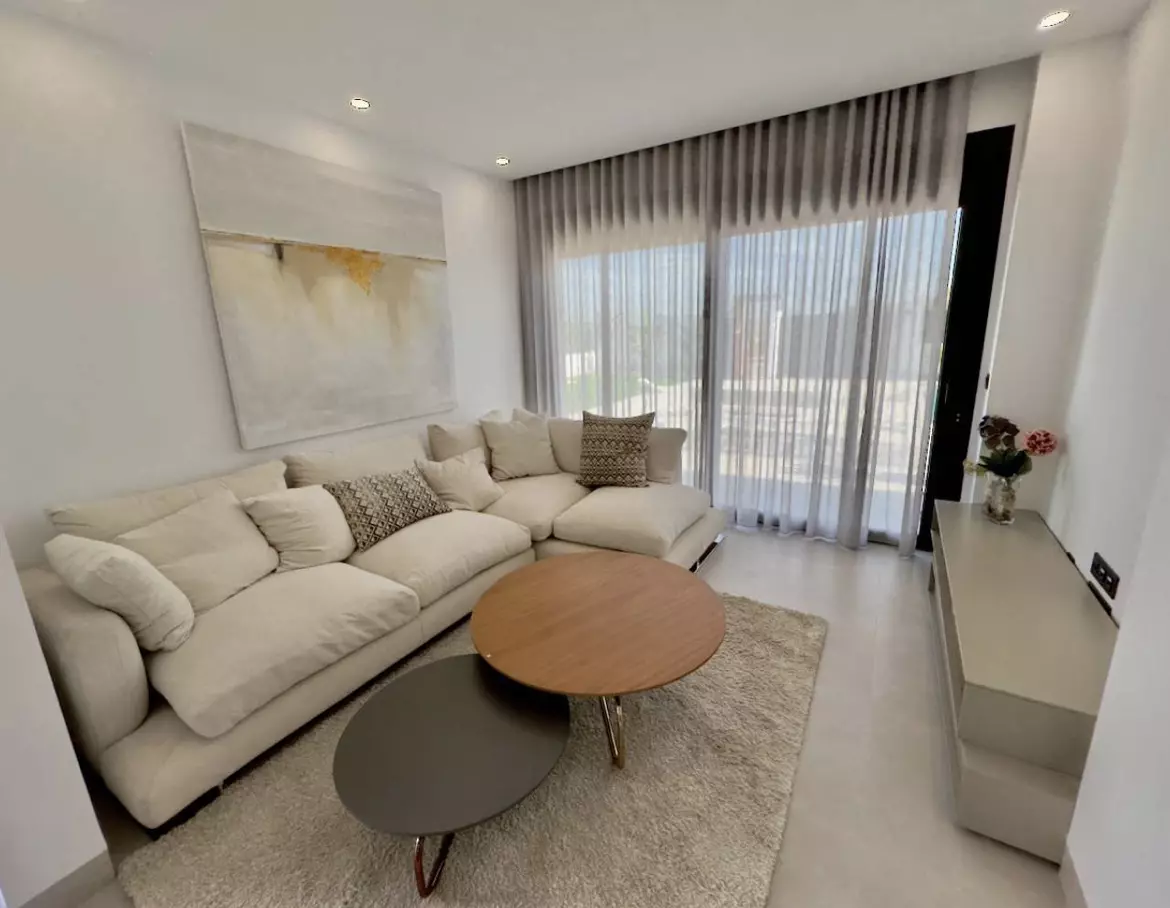 Villa Of 150 M² With Pool In Benijofar, Alicante