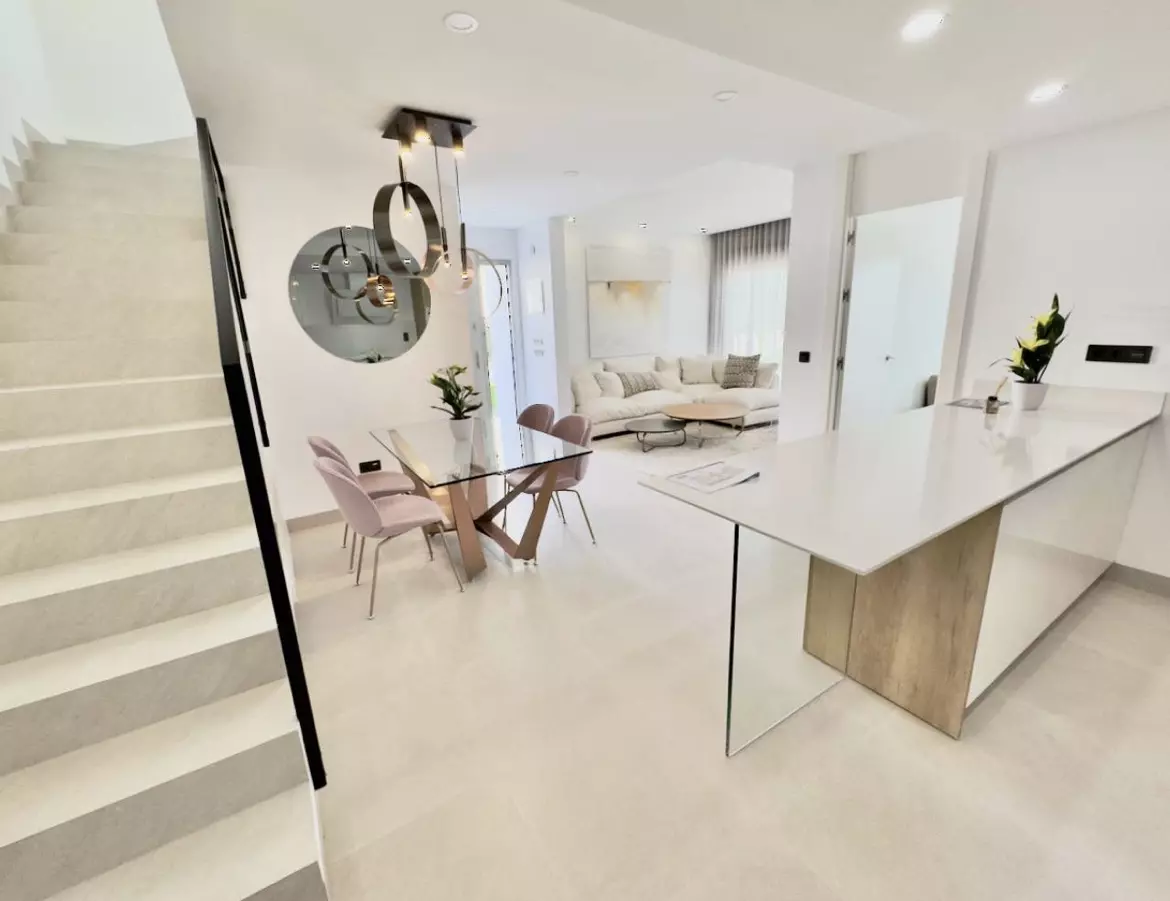 Villa Of 150 M² With Pool In Benijofar, Alicante