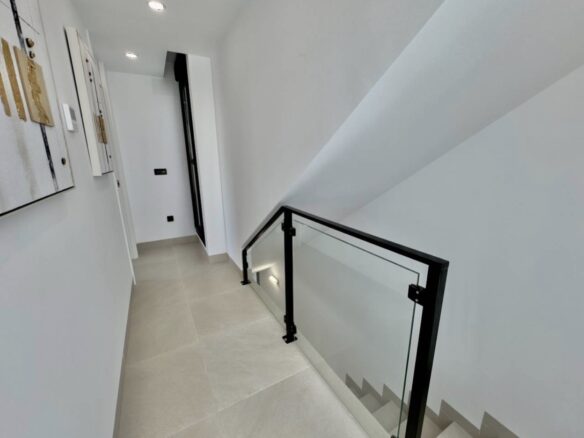 Villa Of 150 M² With Pool In Benijofar, Alicante