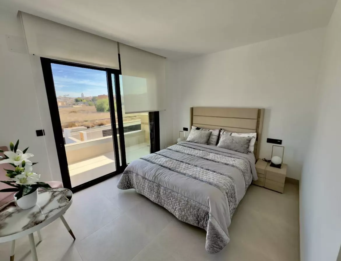 Villa Of 150 M² With Pool In Benijofar, Alicante