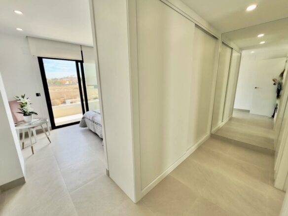 Villa Of 150 M² With Pool In Benijofar, Alicante