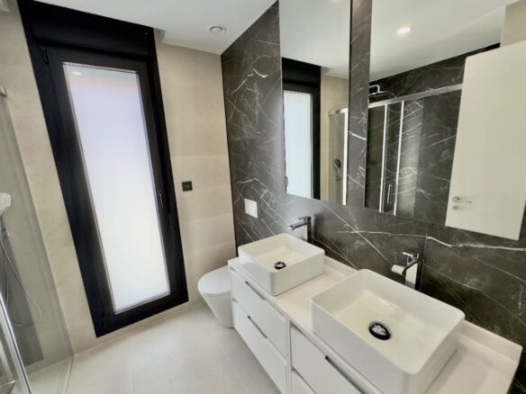 Villa Of 150 M² With Pool In Benijofar, Alicante