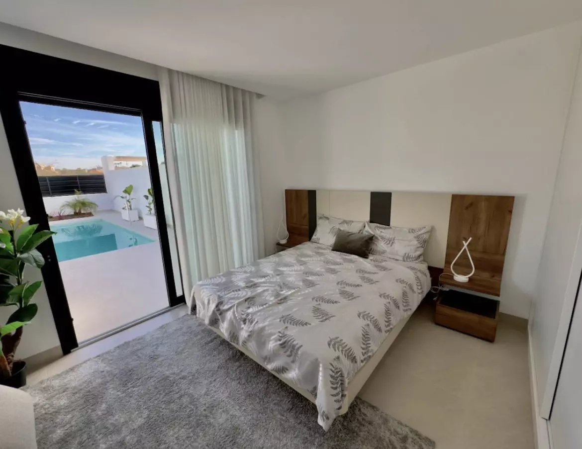 Villa Of 150 M² With Pool In Benijofar, Alicante