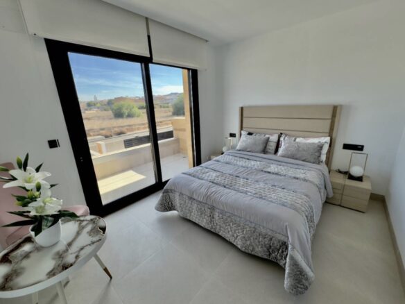 Villa Of 150 M² With Pool In Benijofar, Alicante
