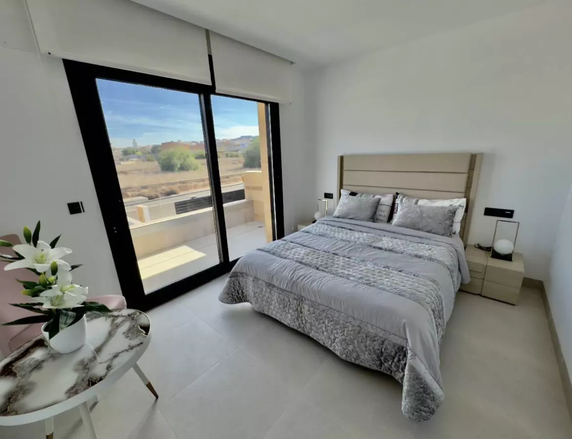 Villa Of 150 M² With Pool In Benijofar, Alicante