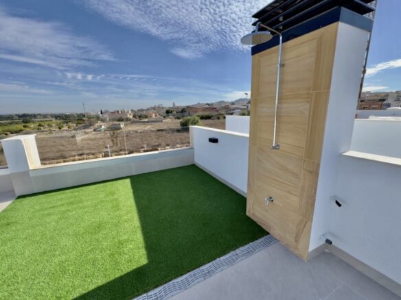Villa Of 150 M² With Pool In Benijofar, Alicante