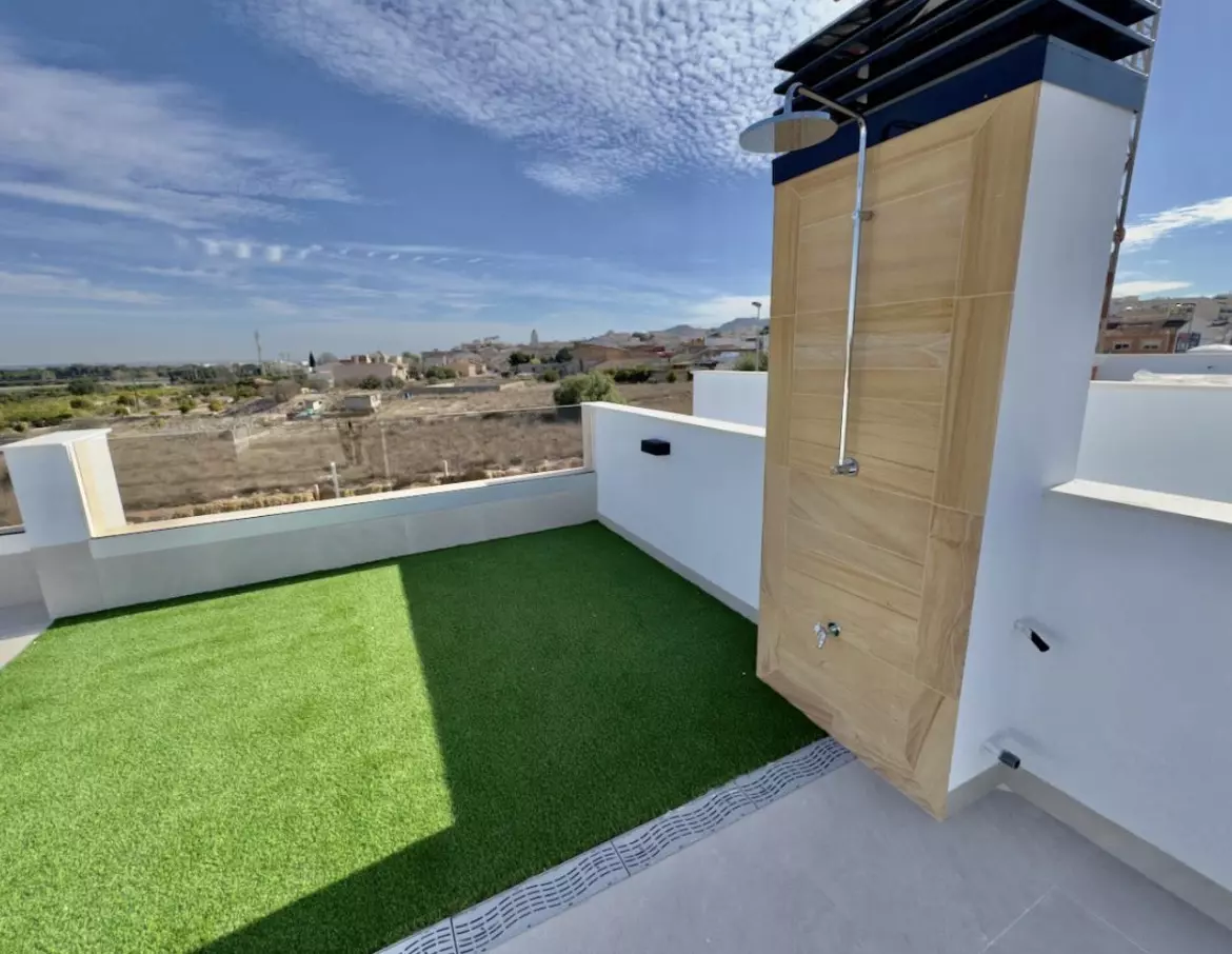 Villa Of 150 M² With Pool In Benijofar, Alicante