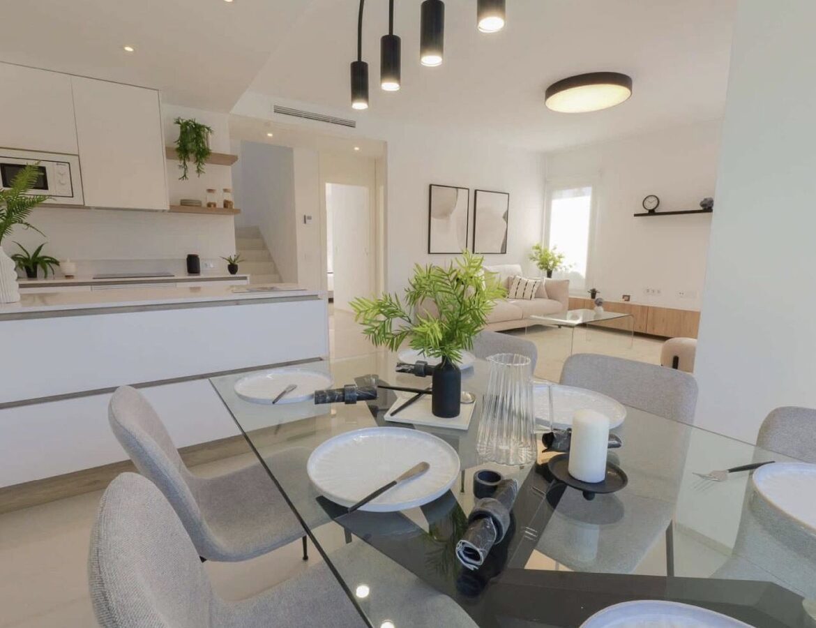 Villa Of 100 M² With Pool In Los Alcazares, Alicante