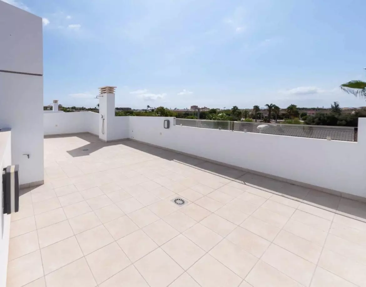 Villa Of 100 M² With Pool In Los Alcazares, Alicante