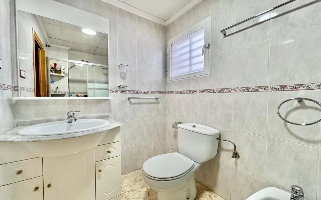 Apartment Of 72 M² With Sea Views In Torrevieja, Spain