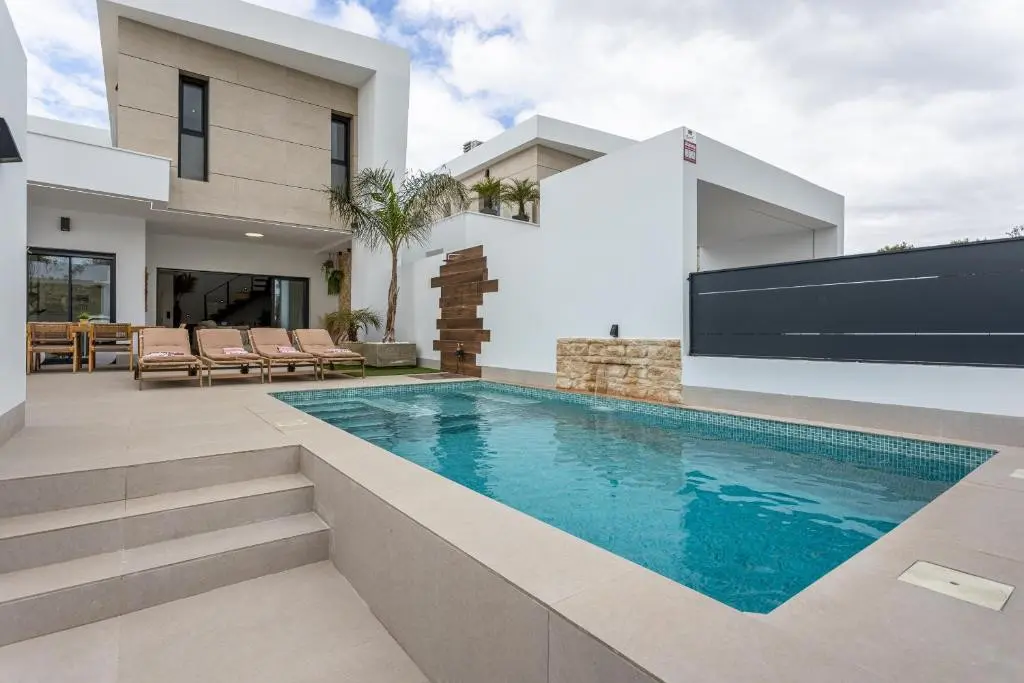 Detached Villa Of 150 M² In Dolores, Spain