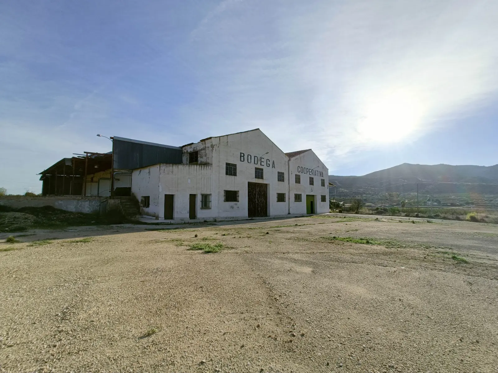 Commercial Property Of 1929 M² With A Warehouse In Hondón De Los Frailes