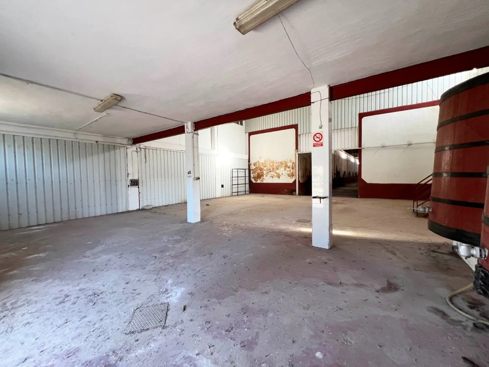 Commercial Property Of 1929 M² With A Warehouse In Hondón De Los Frailes