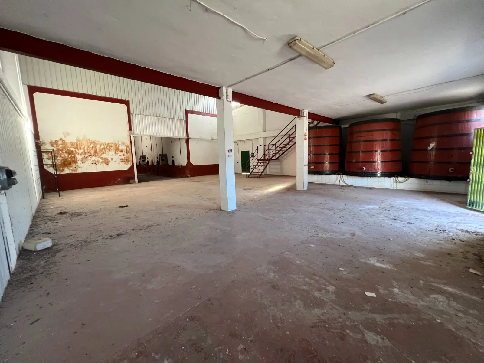 Commercial Property Of 1929 M² With A Warehouse In Hondón De Los Frailes