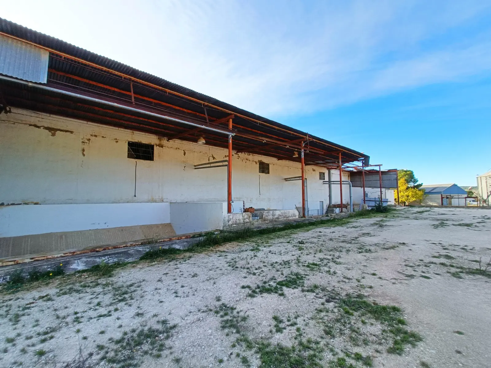 Commercial Property Of 1929 M² With A Warehouse In Hondón De Los Frailes