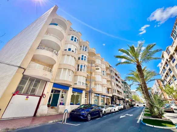 Apartment Of 72 M² With Sea Views In Torrevieja, Spain