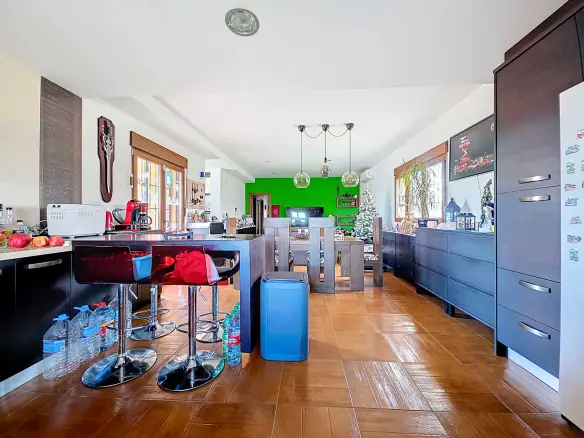 4-bedroom Detached Villa In Pinoso, Spain (210 M²)