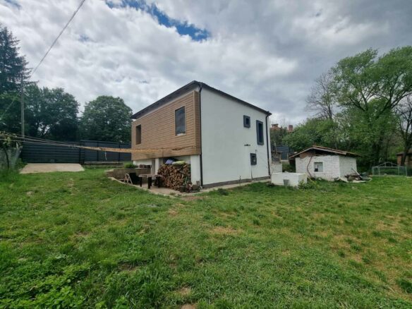 House Of 110 M² With 3 Bedrooms, 2 Bathrooms In Bulgaria