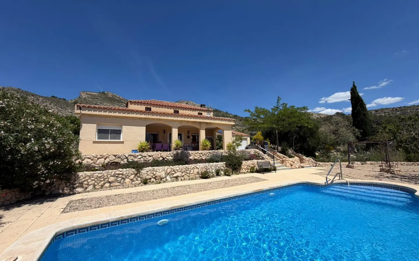 3-bedroom Detached Villa In Sax, Spain (200 M²)