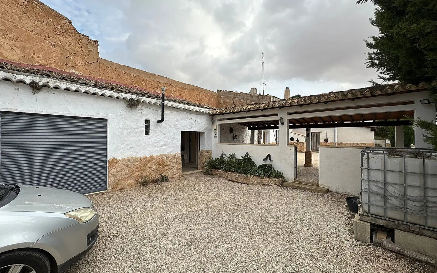 Semi-detached House Of 887 M² In Pinoso, Spain