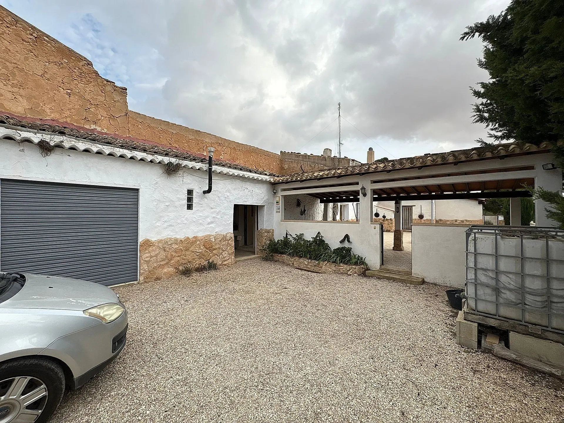 Semi-detached House Of 887 M² In Pinoso, Spain