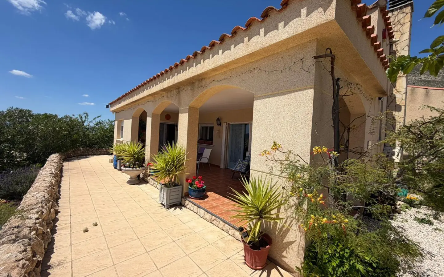 3-bedroom Detached Villa In Sax, Spain (200 M²)