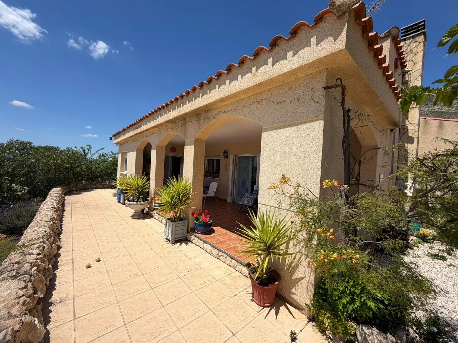 Detached Villa Of 200 M² In Sax, Spain