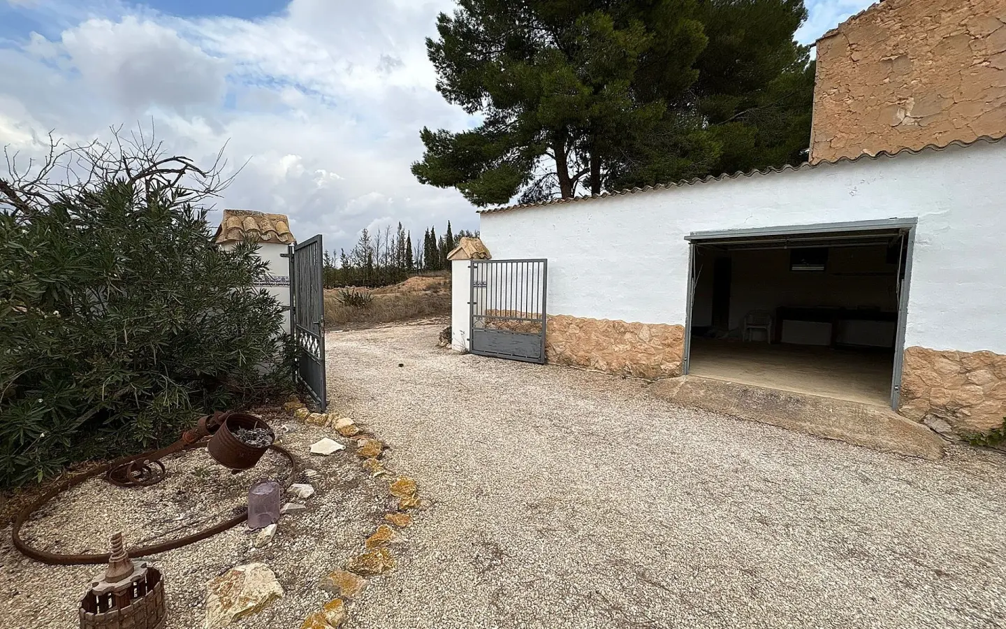 Semi-detached House Of 887 M² In Pinoso, Spain