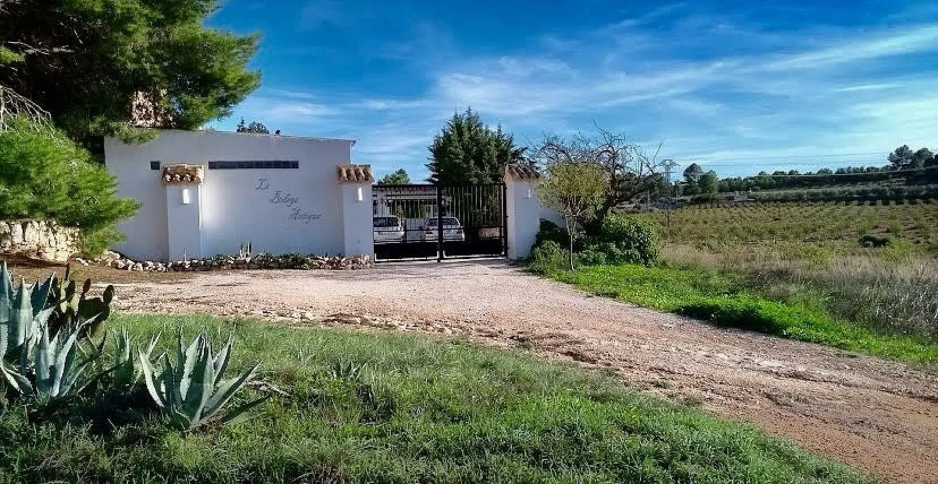 Semi-detached House Of 887 M² In Pinoso, Spain