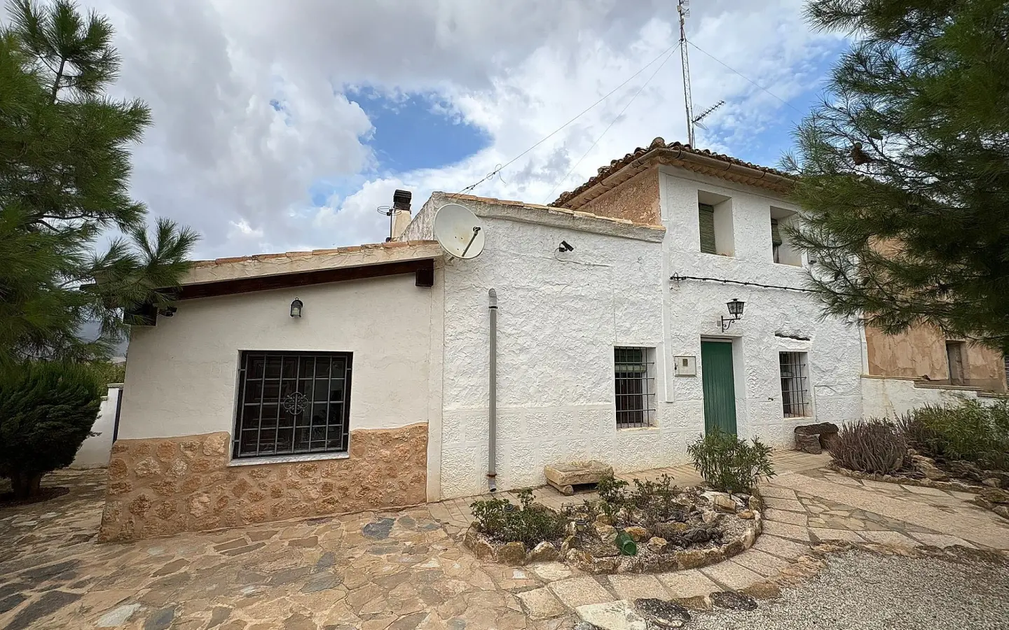 Semi-detached House Of 887 M² In Pinoso, Spain
