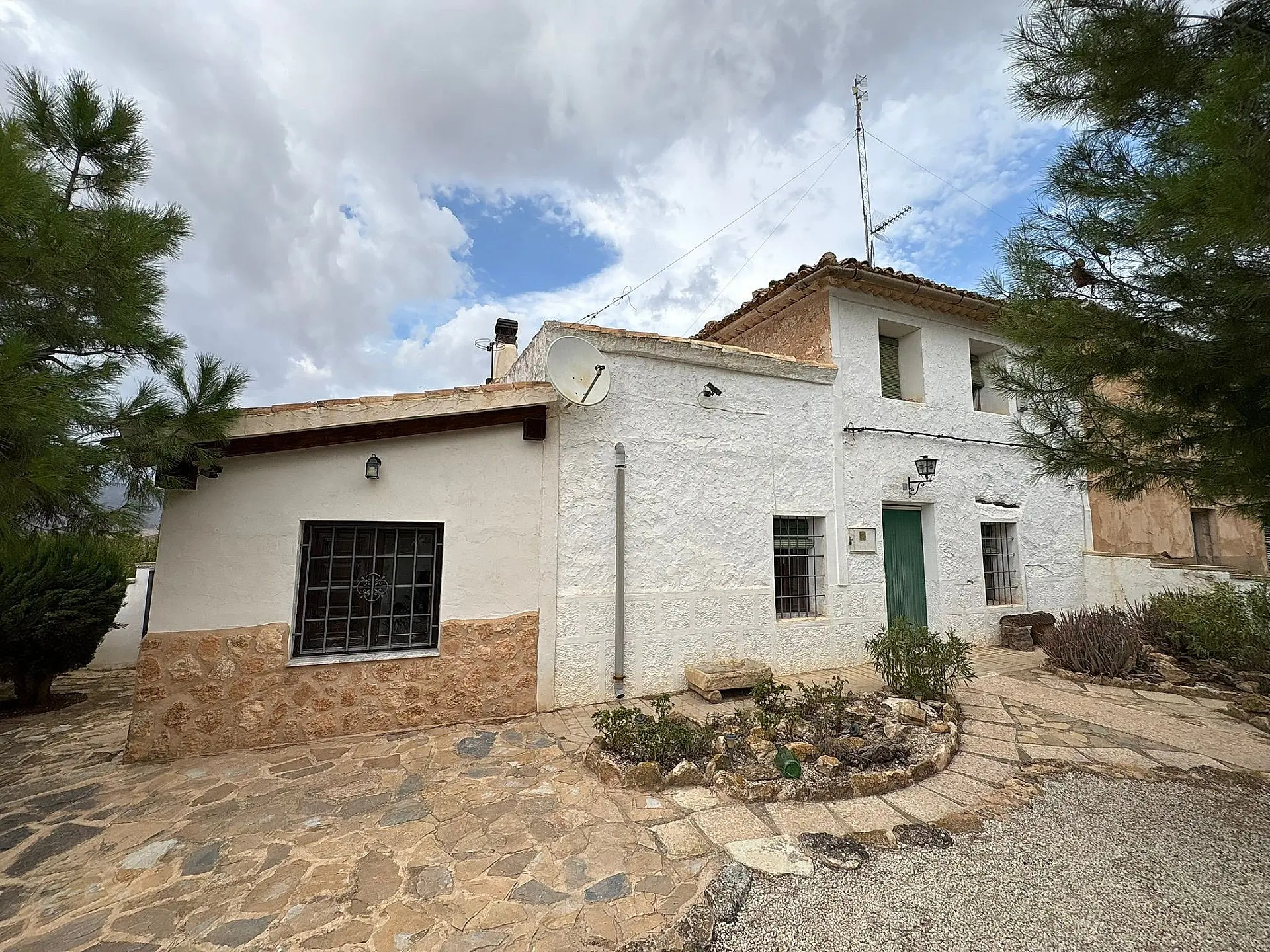 Semi-detached House Of 887 M² In Pinoso, Spain