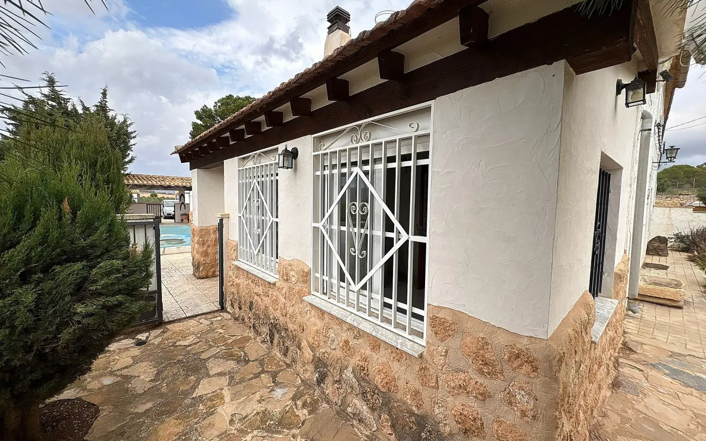 Semi-detached House Of 887 M² In Pinoso, Spain
